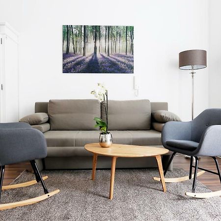 Droy By Rockchair Apartments L Superhost Status L 2 Bedroom Boxspringbeds Next To Center "Kurfuerstendamm" - Cozy Family & Business Flair Welcomes You! Berlin Kültér fotó
