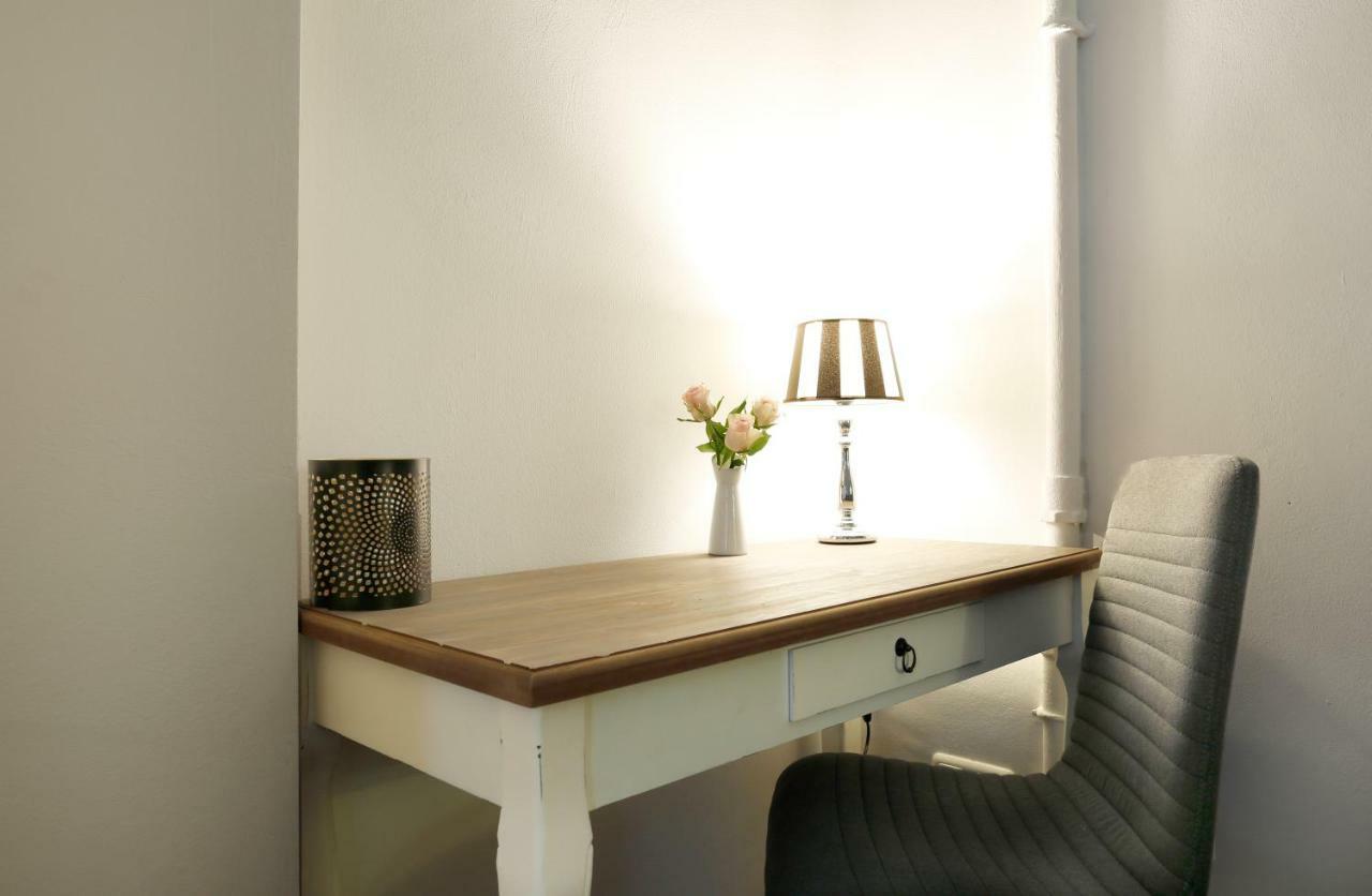 Droy By Rockchair Apartments L Superhost Status L 2 Bedroom Boxspringbeds Next To Center "Kurfuerstendamm" - Cozy Family & Business Flair Welcomes You! Berlin Kültér fotó