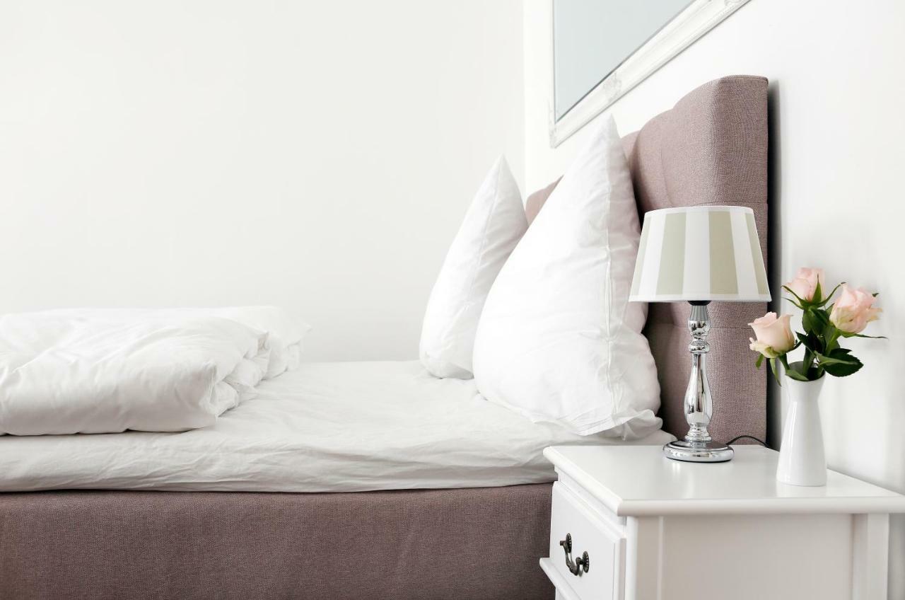 Droy By Rockchair Apartments L Superhost Status L 2 Bedroom Boxspringbeds Next To Center "Kurfuerstendamm" - Cozy Family & Business Flair Welcomes You! Berlin Kültér fotó